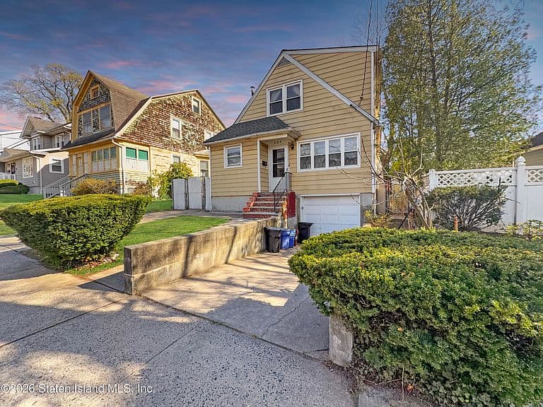 Listing photo 3
