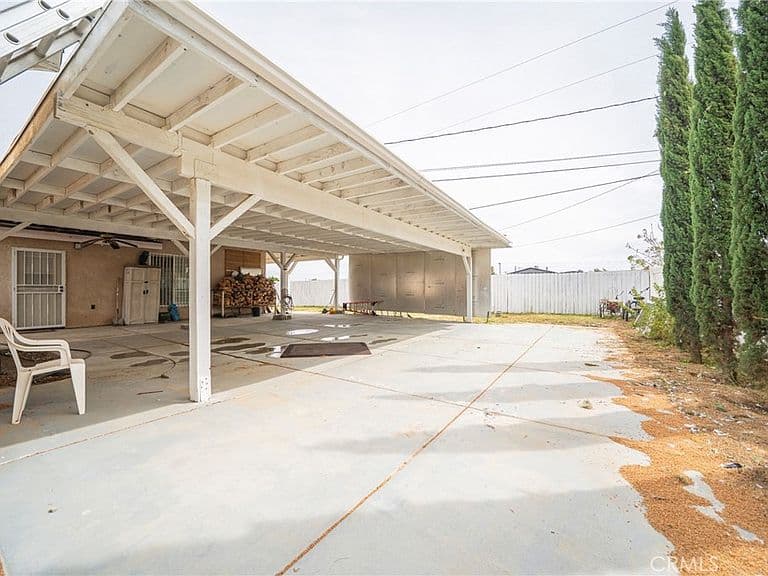 Listing photo 4