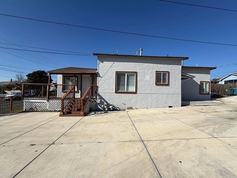Listing photo 4