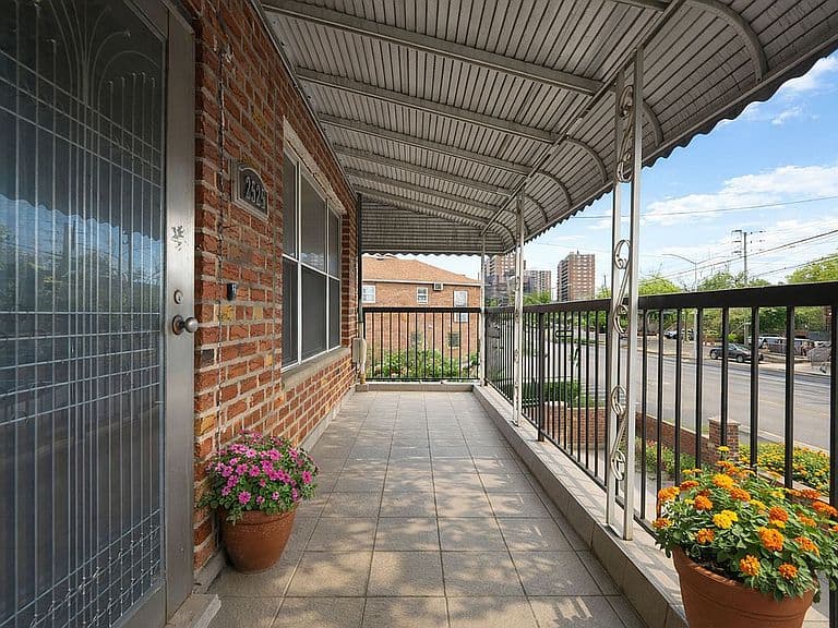 Listing photo 3