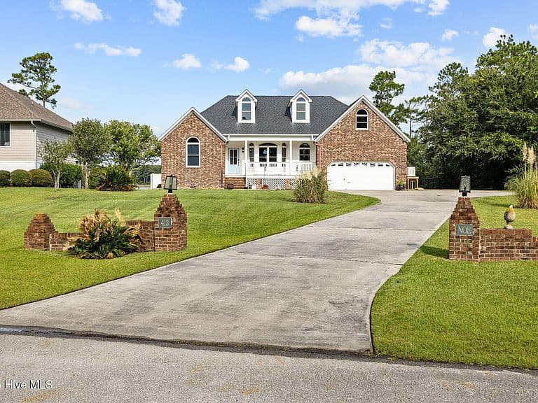 Listing photo 3