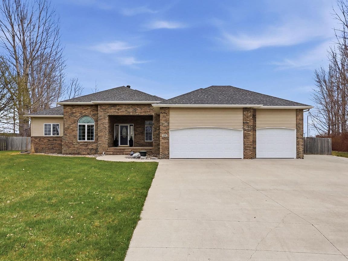 Primary listing photo