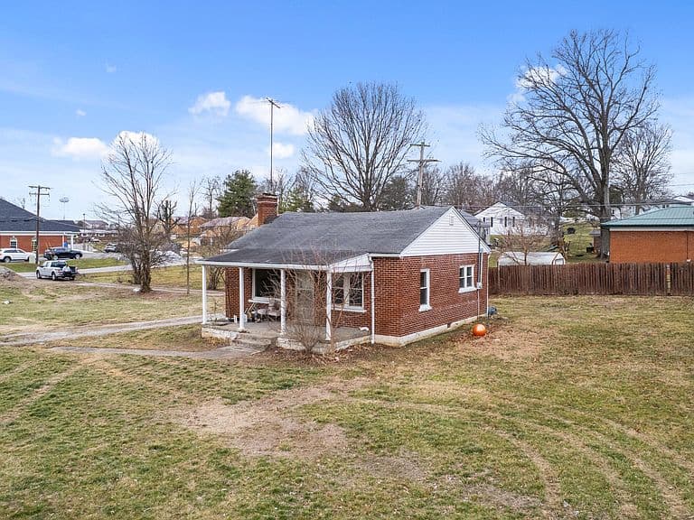 Listing photo 4