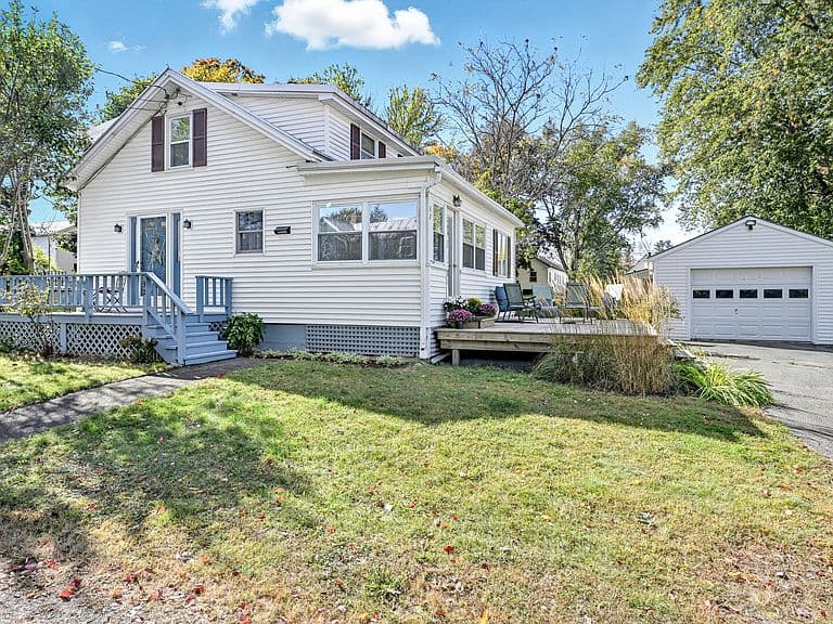 Listing photo 2
