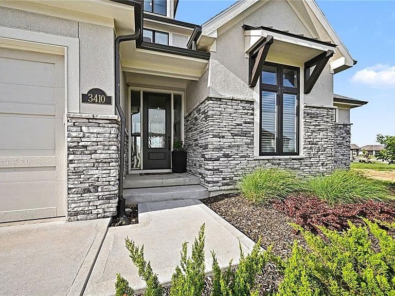 Listing photo 4