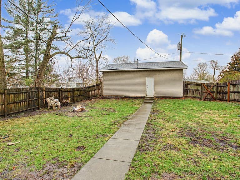 Listing photo 4