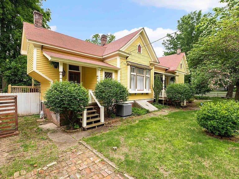 Listing photo 3