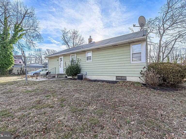 Listing photo 5