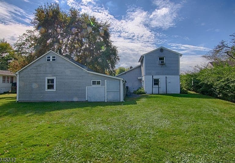 Listing photo 4