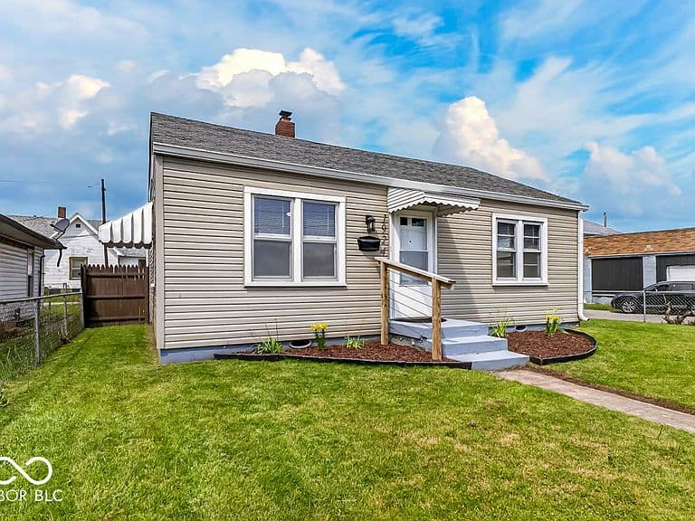 Listing photo 3