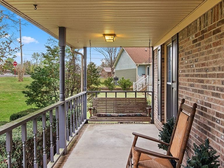 Listing photo 4