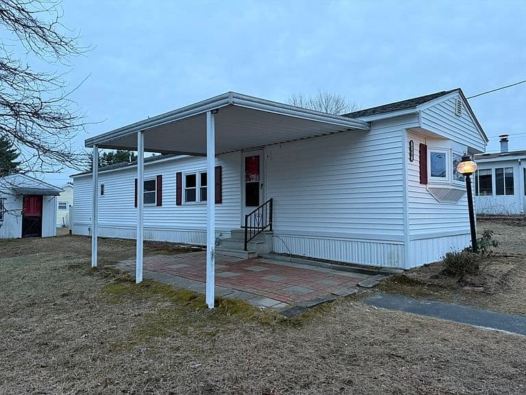 Listing photo 2