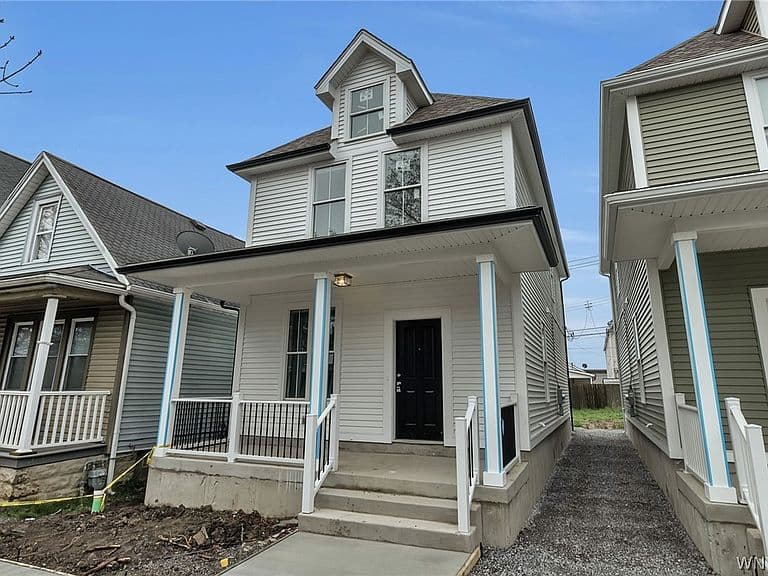 Listing photo 2