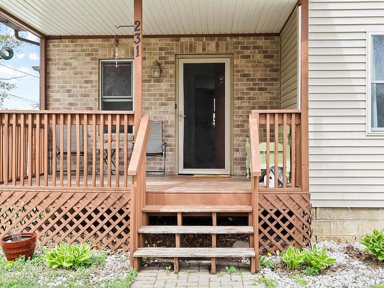 Listing photo 3