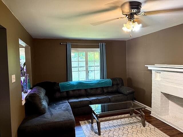 Listing photo 5
