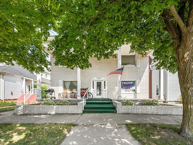 Listing photo 3