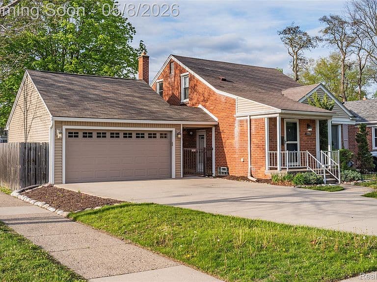 Listing photo 2