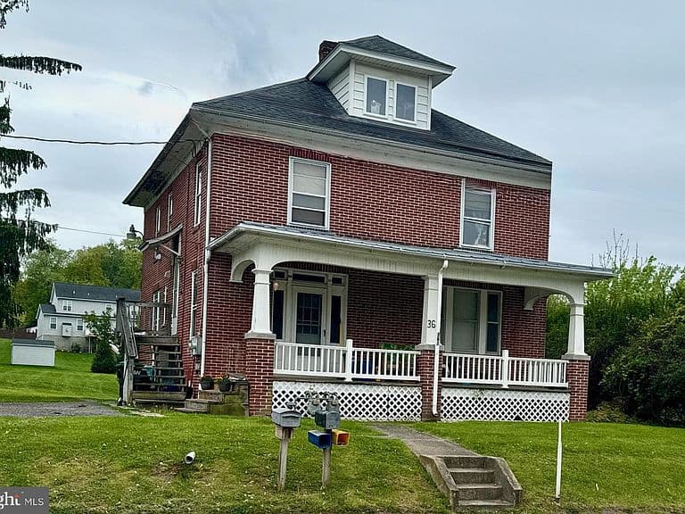 Listing photo 2