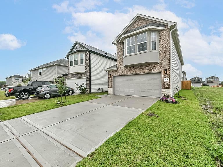 Listing photo 3
