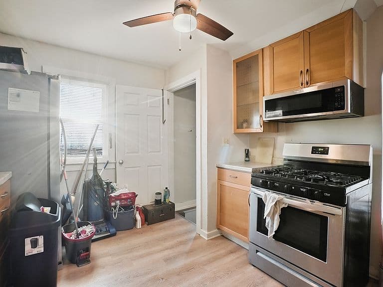 Listing photo 5