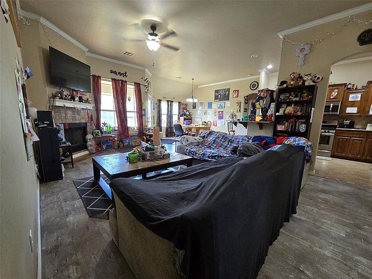 Listing photo 4