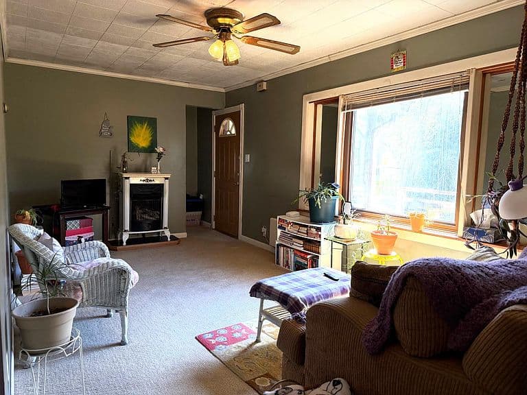 Listing photo 5