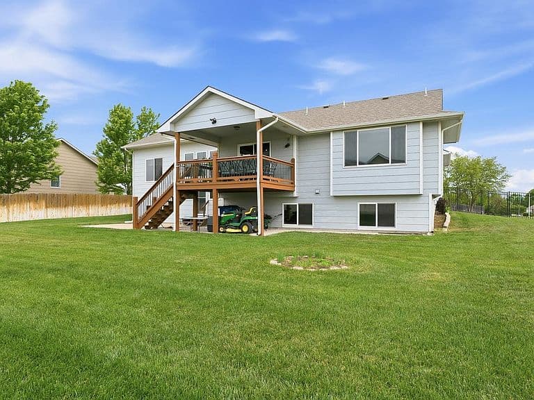 Listing photo 3