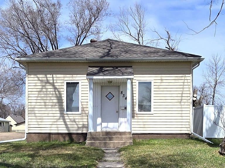 Listing photo 2