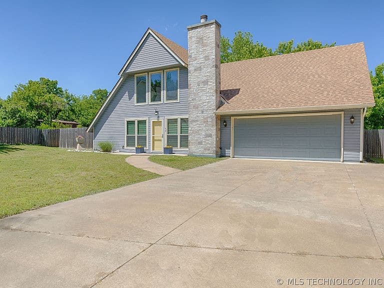 Listing photo 2