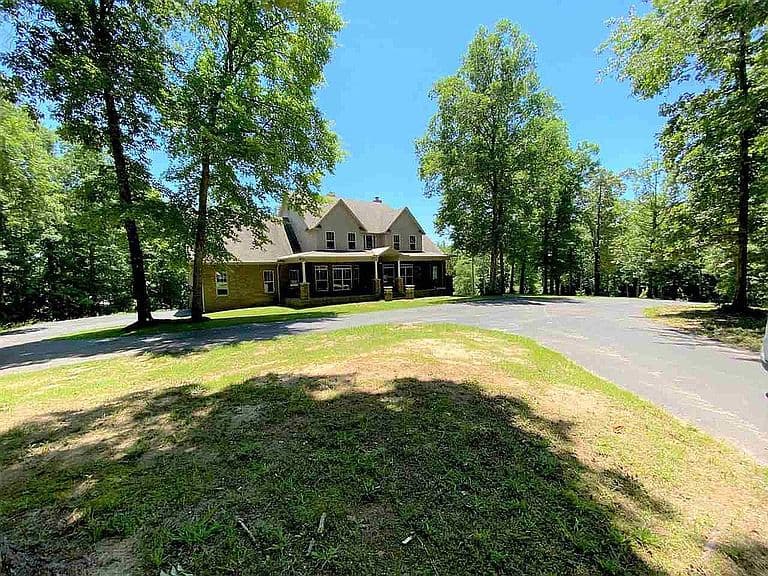 Listing photo 4