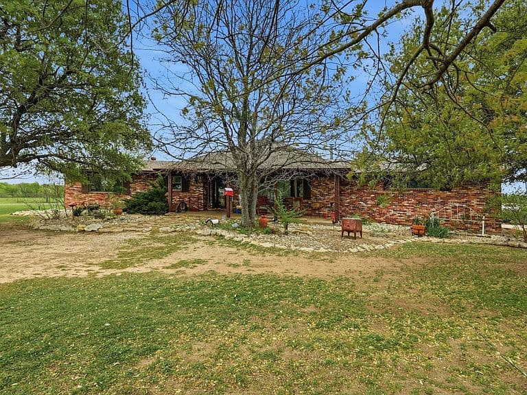 Listing photo 4