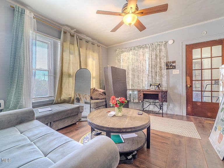Listing photo 4