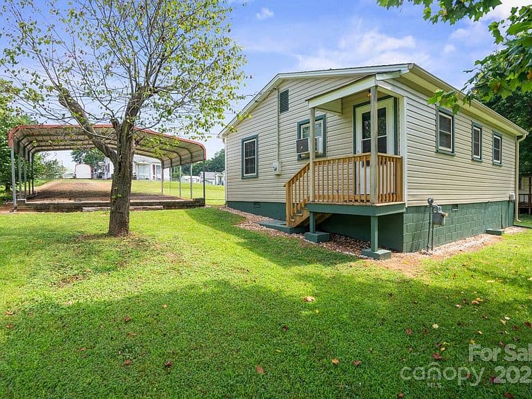 Listing photo 4