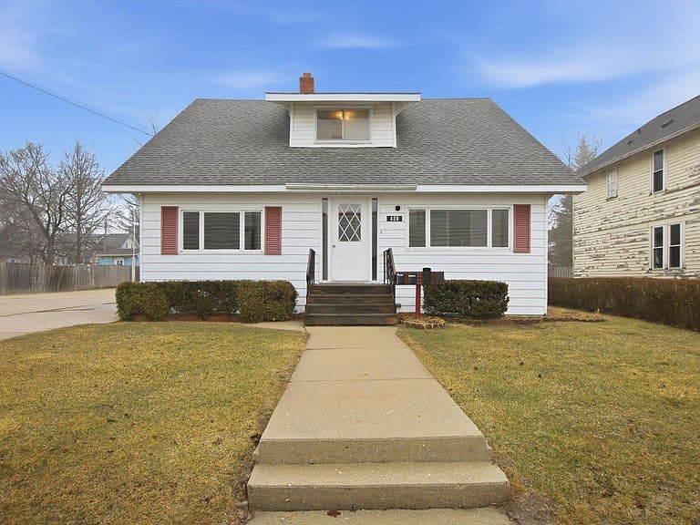 Listing photo 3