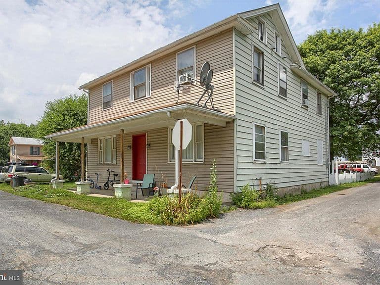 Listing photo 2