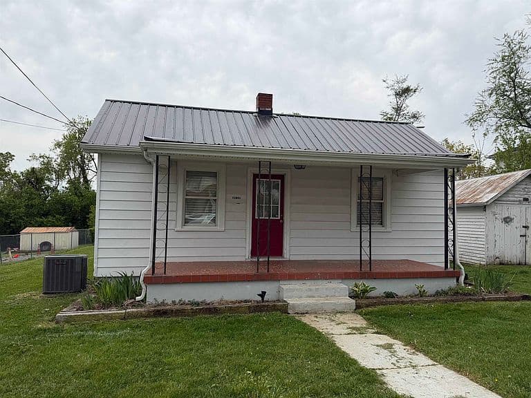 Listing photo 2