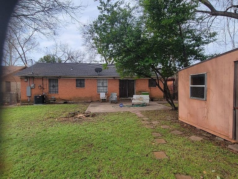 Listing photo 4