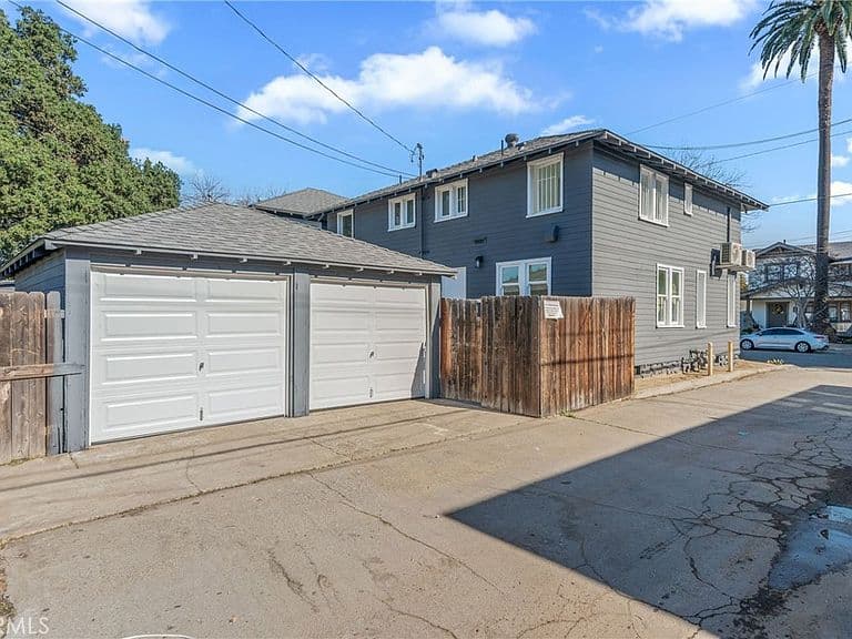 Listing photo 4