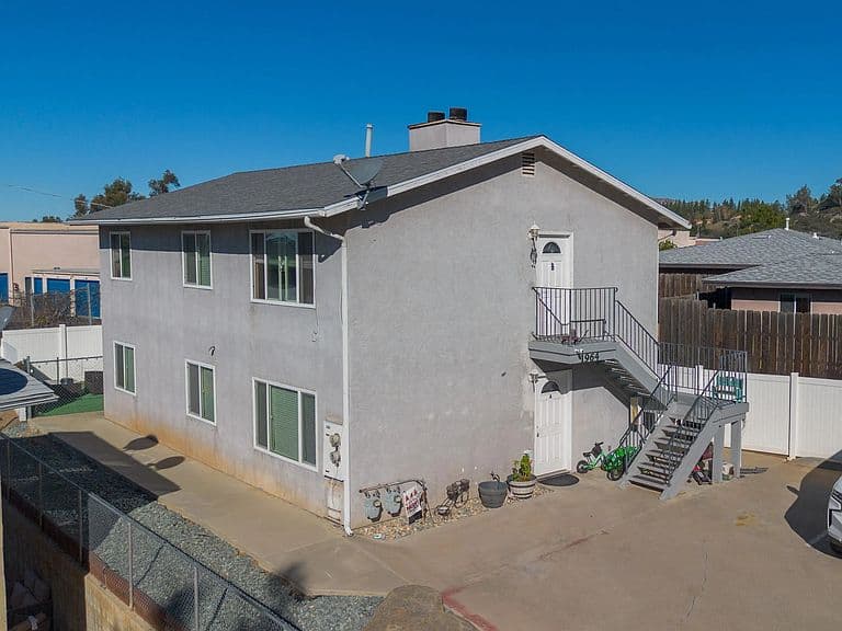 Listing photo 4