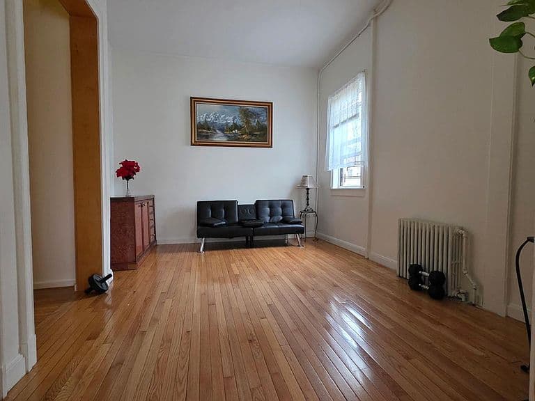 Listing photo 5