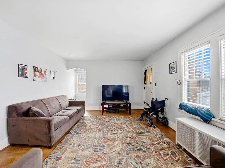 Listing photo 5