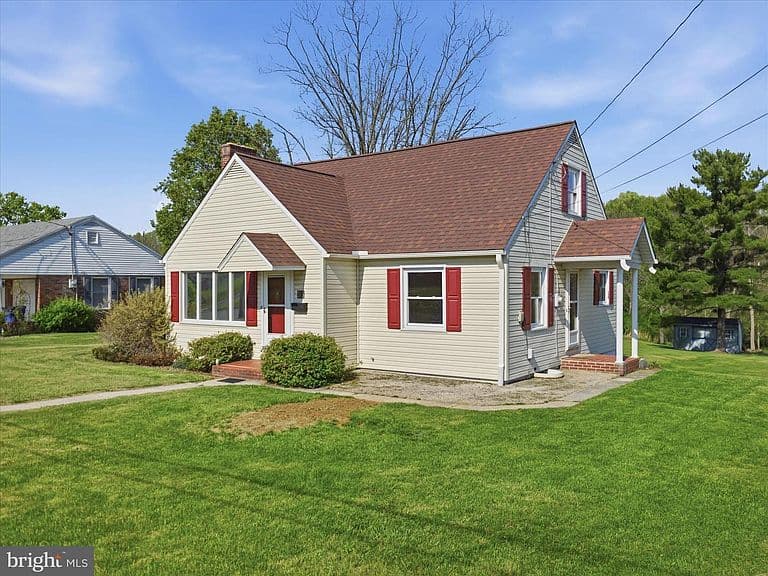 Listing photo 4