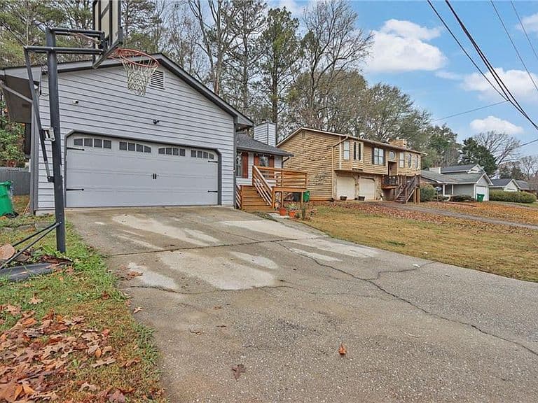 Listing photo 4