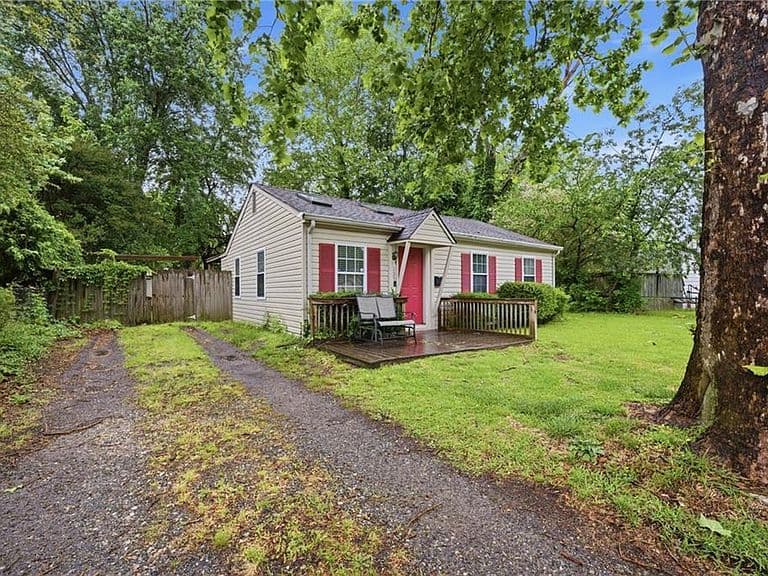 Listing photo 2