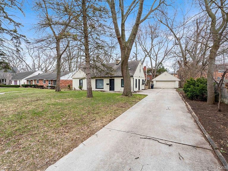 Listing photo 5