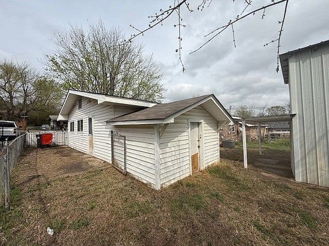 Listing photo 4