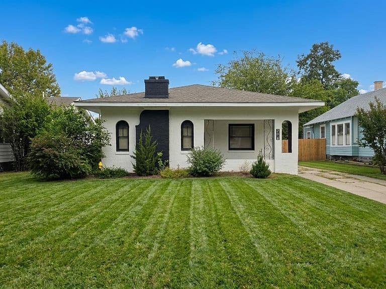 Listing photo 2