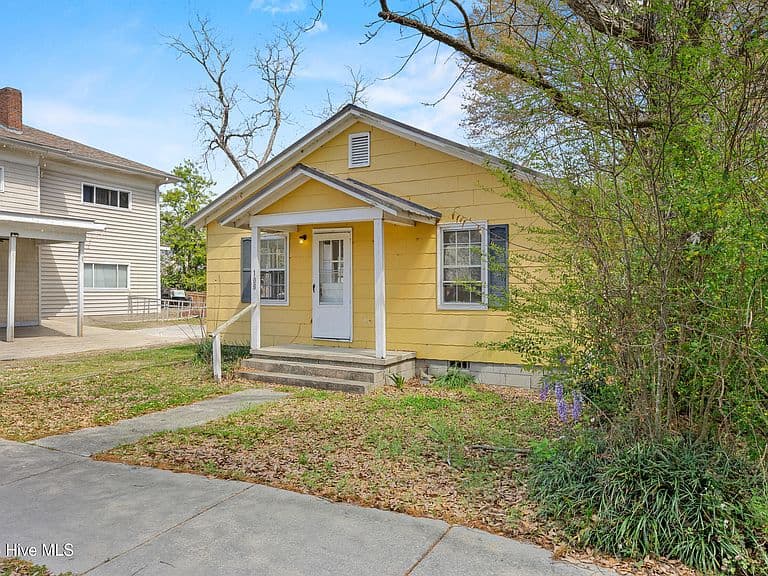 Listing photo 3