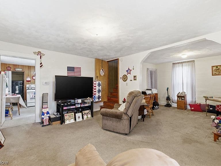 Listing photo 3