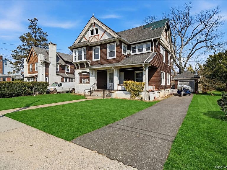 Listing photo 3